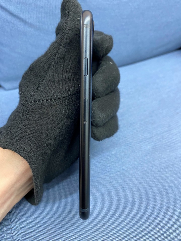 Apple IPhone SE3 SE 3 64G二手蘋果5G手機 2022 第三代 黑藍色DR2J9
