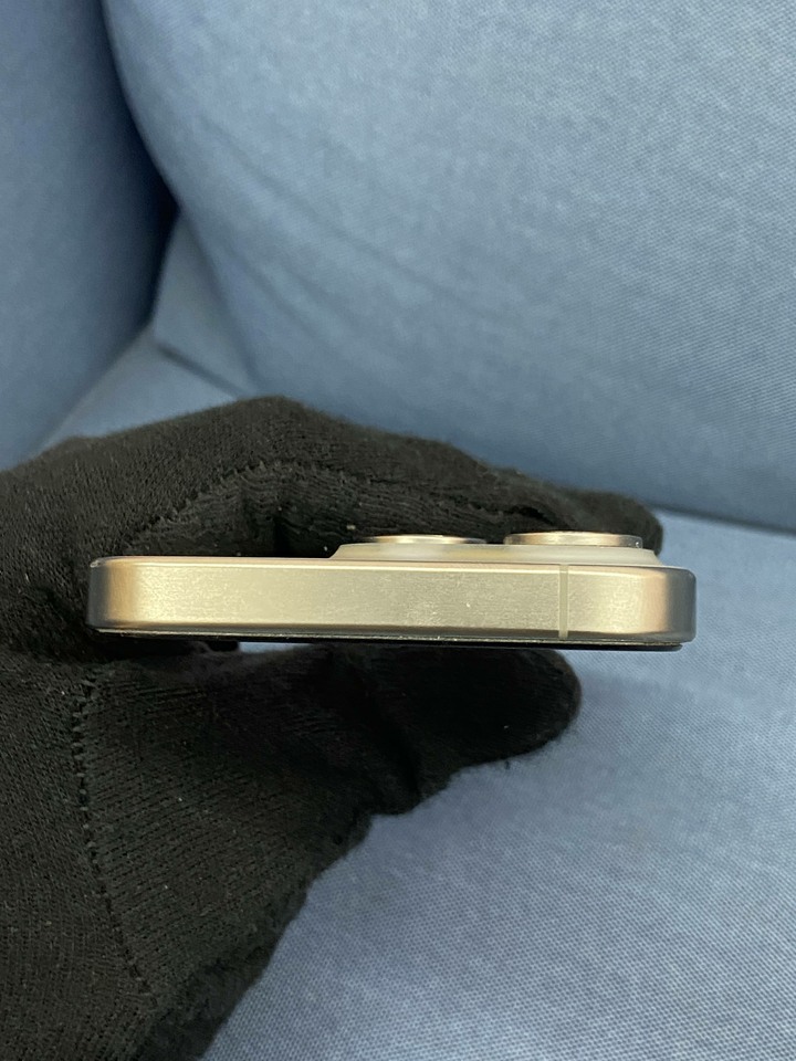 Apple IPhone 15 Pro 128G 二手蘋果手機IPhone15 Pro 鈦色