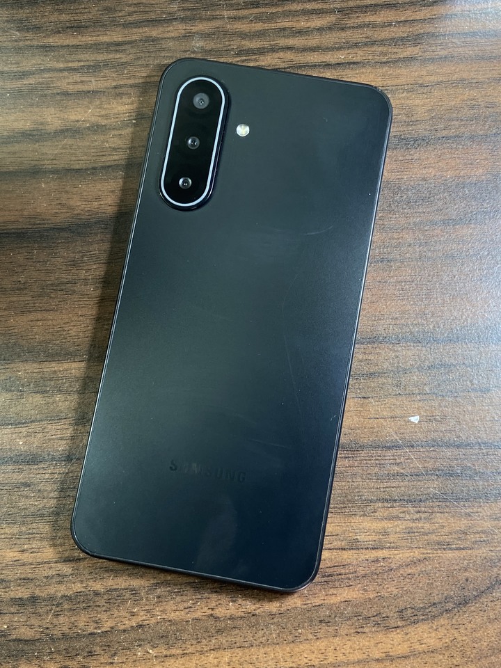 剛買保固長 Samsung A17 6G+128G 5G 三星手機 黑色