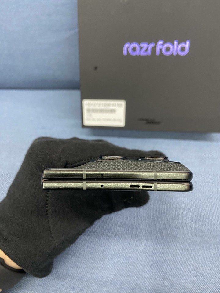 剛買保固超長 Motorola Razr Fold 12G/256G-(黑)(5G) 二手大摺疊摩托蘿拉手機