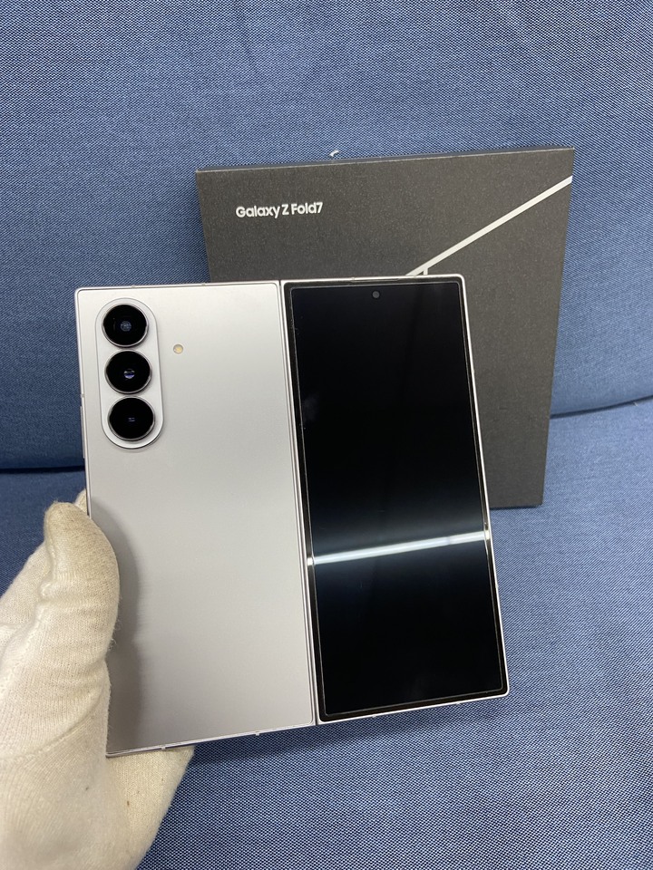 保固長Samsung Z Fold 7 (12G/512G)5G二手三星摺疊手機 七代 灰色手機 Fold7