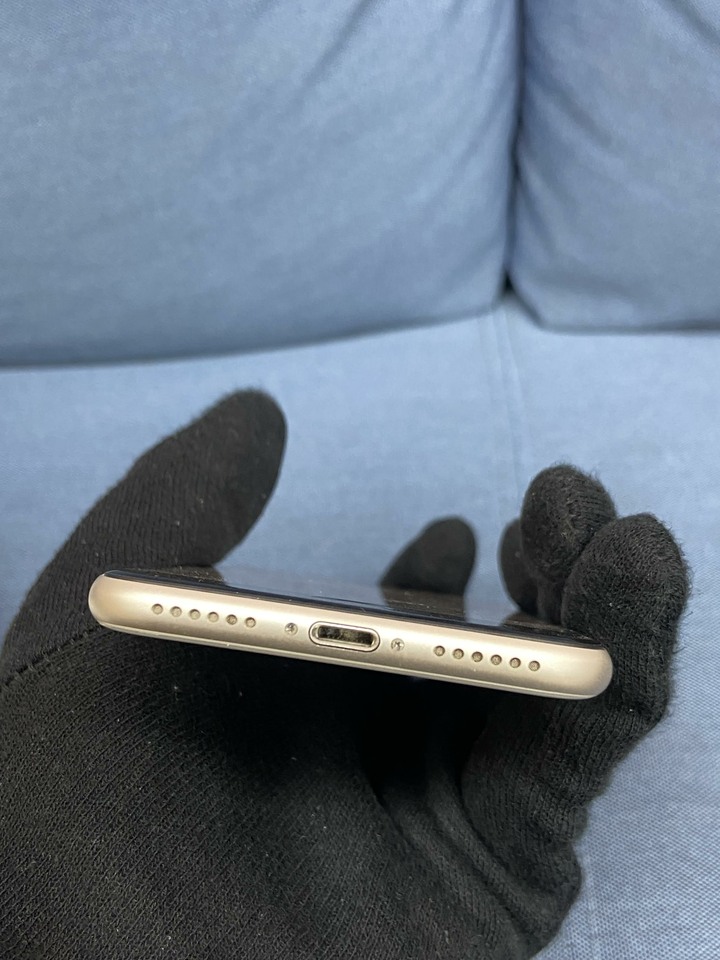 盒裝Apple IPhone SE3 SE 3 64G二手蘋果5G手機 2022 第三代 白色 64055