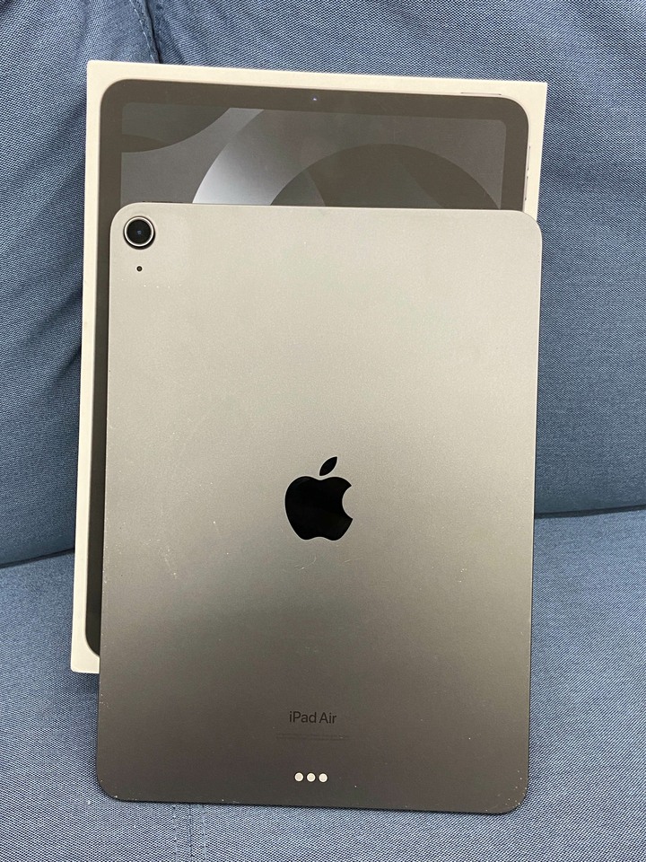 Apple iPad Air 5 64G 台版 10.9吋 二手蘋果平板電腦 WIFI 星光色 RWRN9
