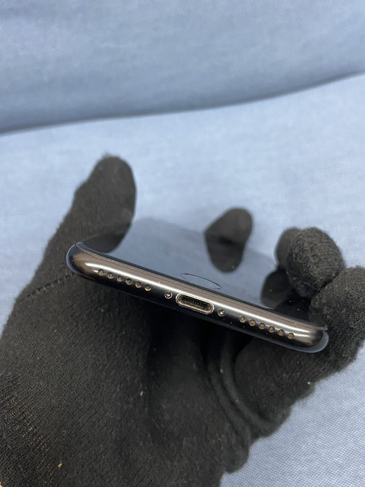 Apple IPhone SE 2 64G 黑色 SE2二手蘋果手機 單手機 電池90%