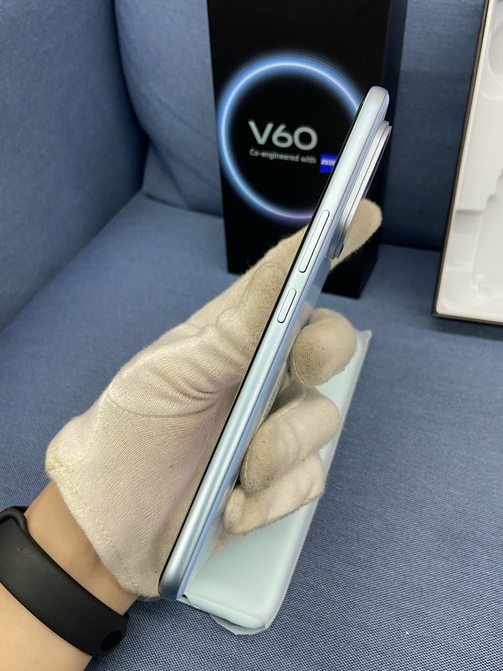 剛買保固長 5G Vivo V60 12G/512G 5G攝影手機 水藍色 台灣公司貨