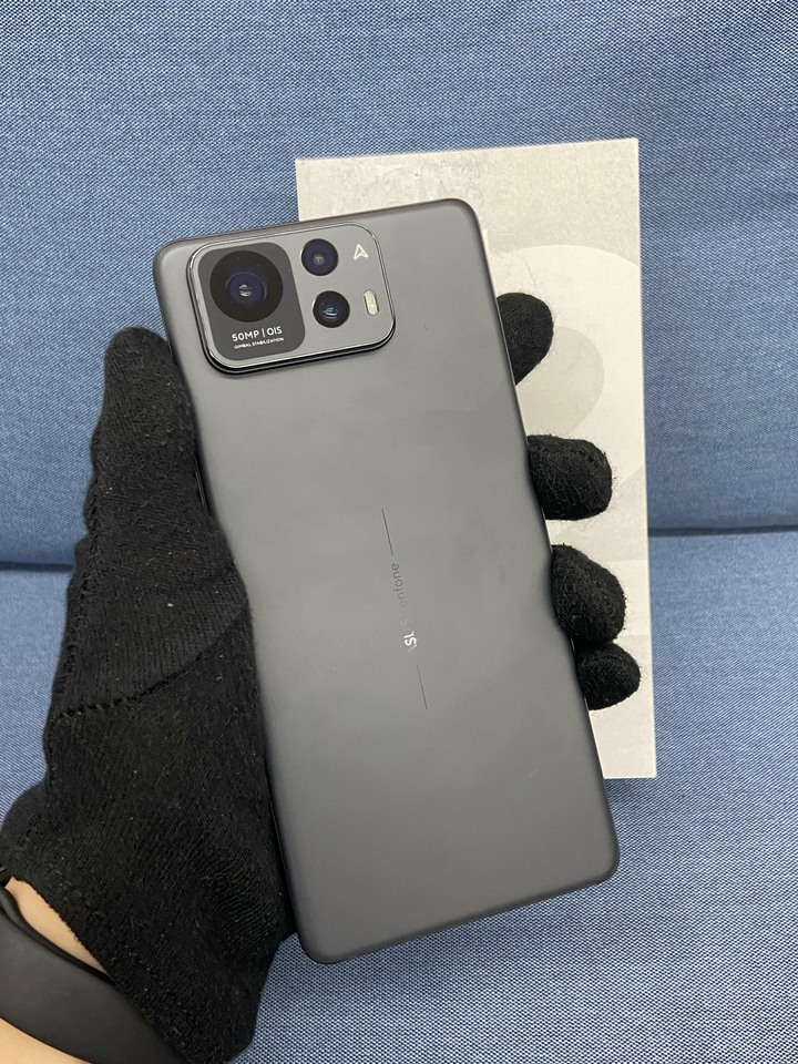 烙印 ASUS Zenfone 12 ultra 12G+256G 二手華碩5G旗艦手機 黑色 Zenfone12