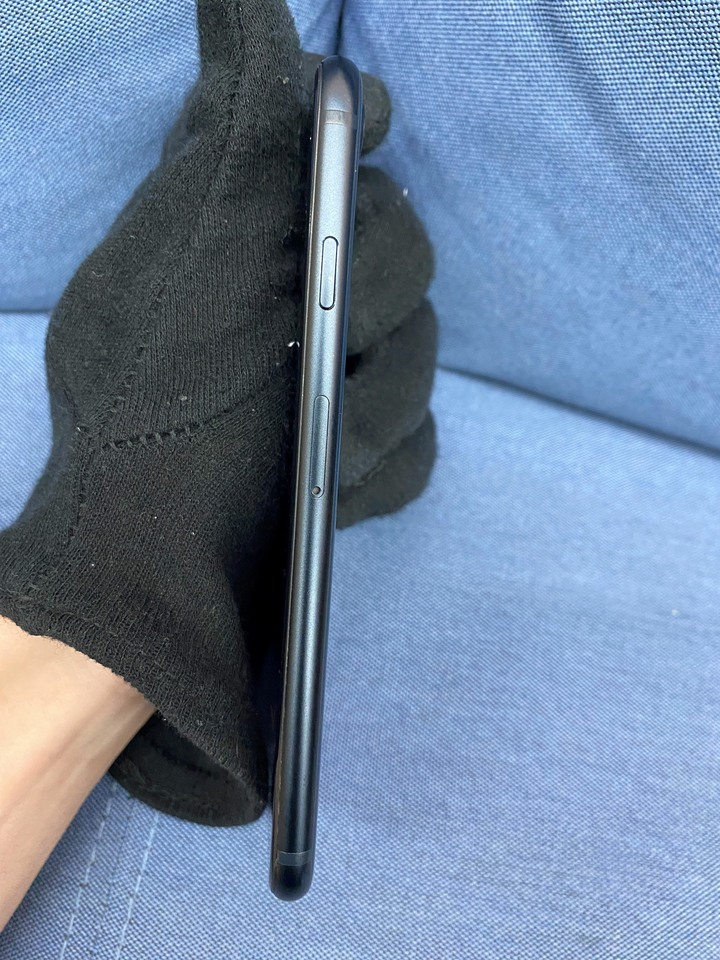 Apple IPhone SE3 64G SE 3 二手蘋果5G手機 黑藍色mrwvw