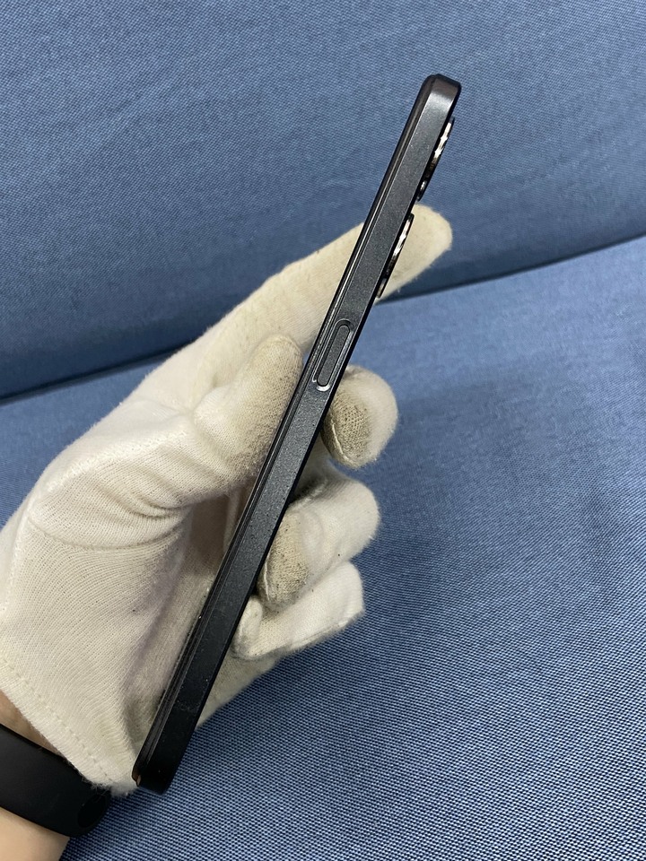 (背蓋大破裂) Apple IPhone 12 128G 二手蘋果手機 5G手機 IPhone12 黑藍色
