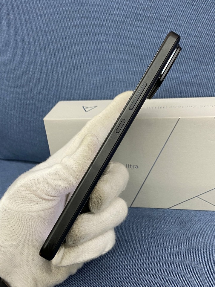 ASUS Zenfone 11 ultra 12G+256G 二手華碩5G旗艦手機 Zenfone11