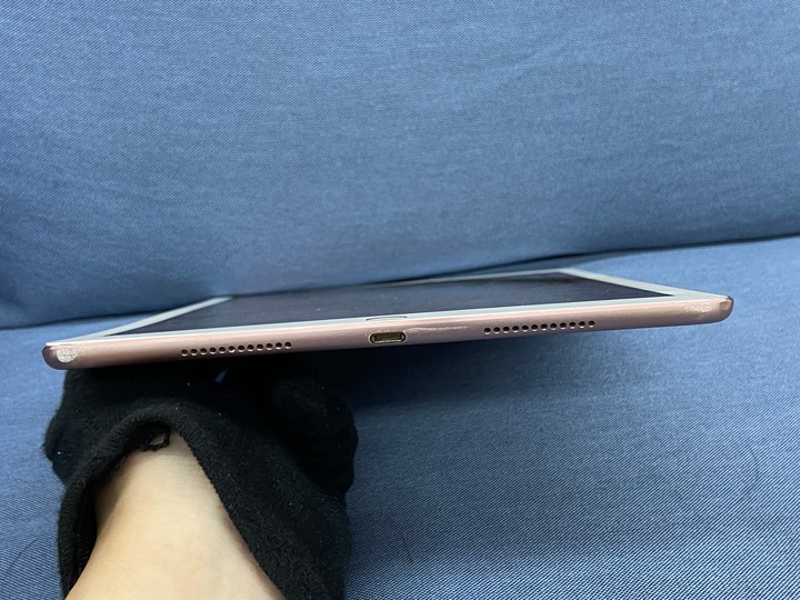 (邊框磕碰)Apple IPad Pro 9.7 128G WIFI版 粉色 二手蘋果平板電腦 DMPS92