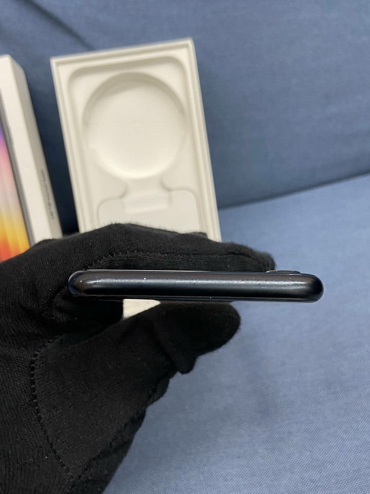 盒裝Apple IPhone SE3 SE 3 64G二手蘋果5G手機 2022 第三代 黑色 59157