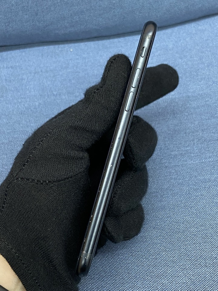 螢幕明顯刮傷Apple IPhone SE3 64G SE 3 二手蘋果5G手機 464931