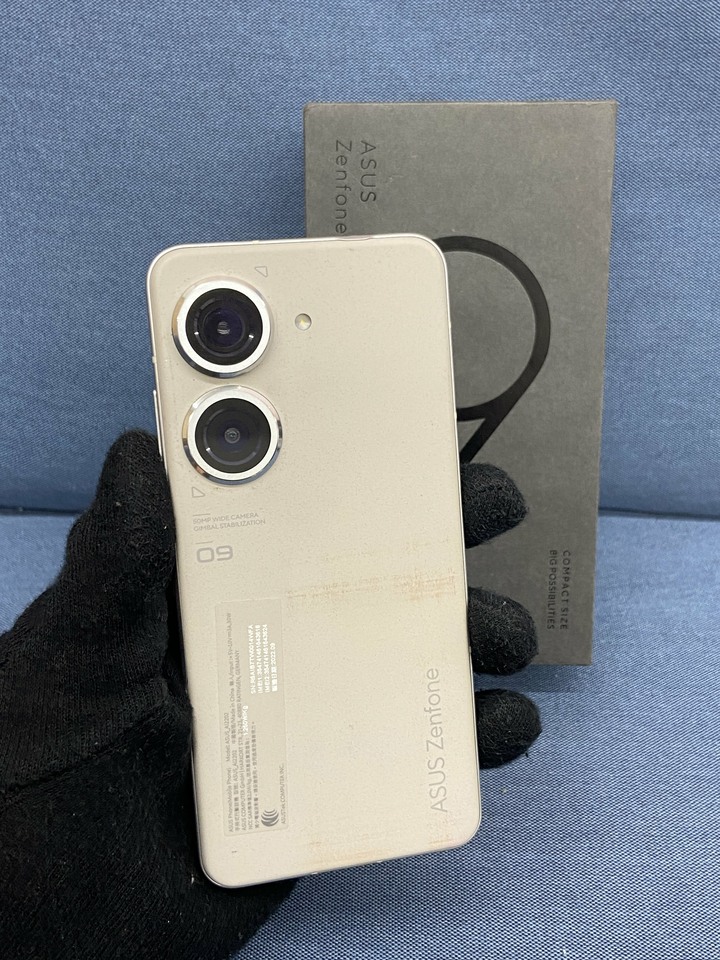 ASUS Zenfone 9 8G+128G華碩手機 二手旗艦型小手機 Zenfone9 第九代