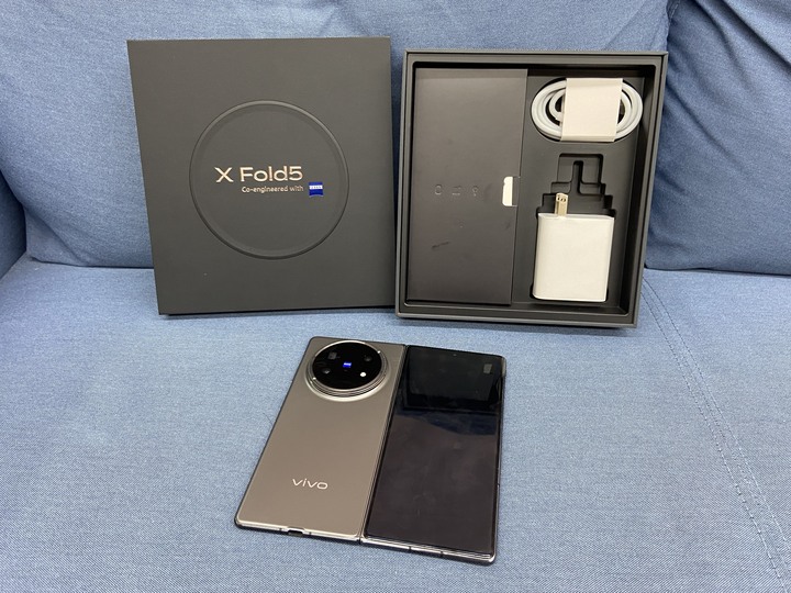 兩年保固碎屏險vivo X Fold5 (16G/512G) 5G摺疊智慧型手機二手 台灣公司貨 Fold 5