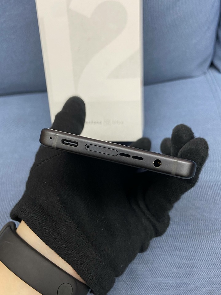 螢幕有烙印ASUS Zenfone 12 ultra 12G+256G 二手華碩5G旗艦手機 黑Zenfone12