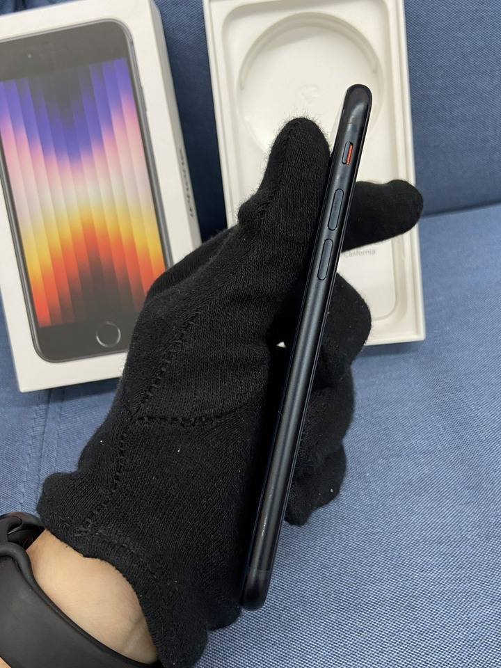盒裝Apple IPhone SE3 SE 3 64G二手蘋果5G手機 2022 第三代 黑色 59157