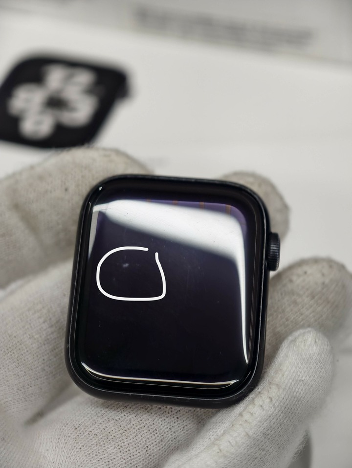 Apple Watch SE (LTE版) 44mm A2356蘋果手錶 插卡通話版黑色 一代