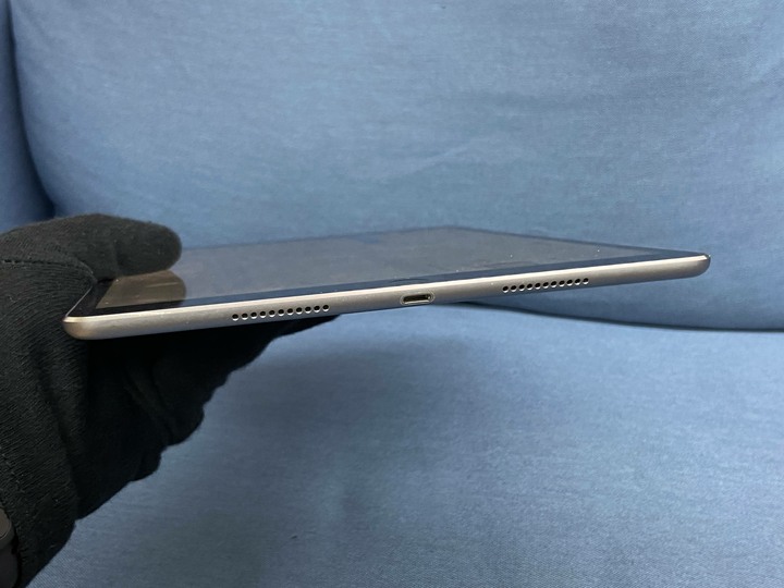 Apple IPad Pro 10.5吋 256G WIFI版 二手蘋果平板 大螢幕平板 2018 螢幕輕微亮點