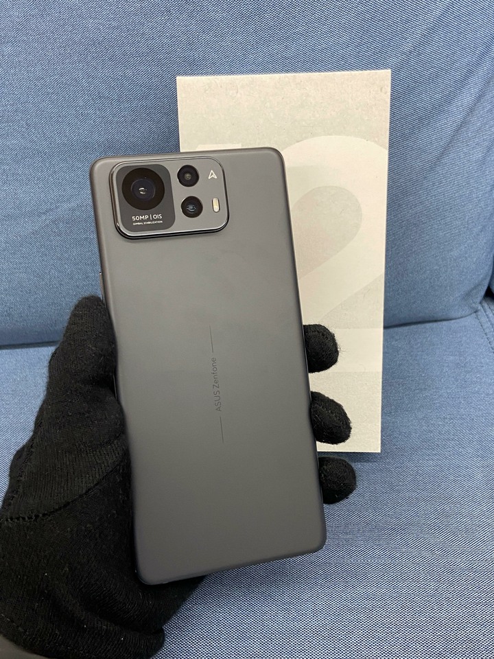 輕微烙印 ASUS Zenfone 12 ultra 12G+256G 二手華碩5G旗艦手機 黑色 Zenfone12