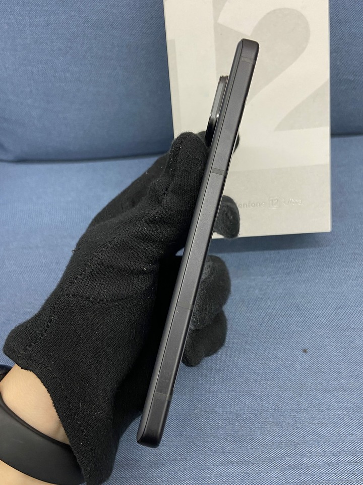 烙印 ASUS Zenfone 12 ultra 12G+256G 二手華碩5G旗艦手機 黑色 Zenfone12