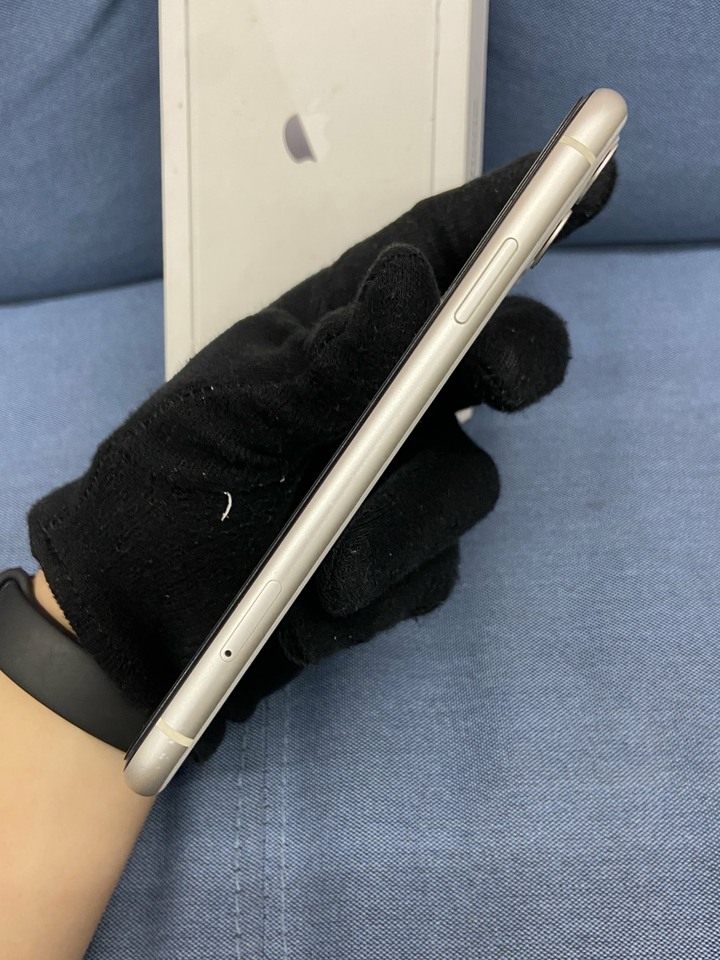 Apple IPhone 11 128G 二手 6.1吋蘋果手機 iPhone11 白色 G0NCXD