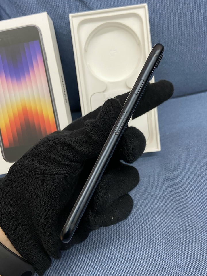 盒裝Apple IPhone SE3 SE 3 64G二手蘋果5G手機 2022 第三代 黑色 59157