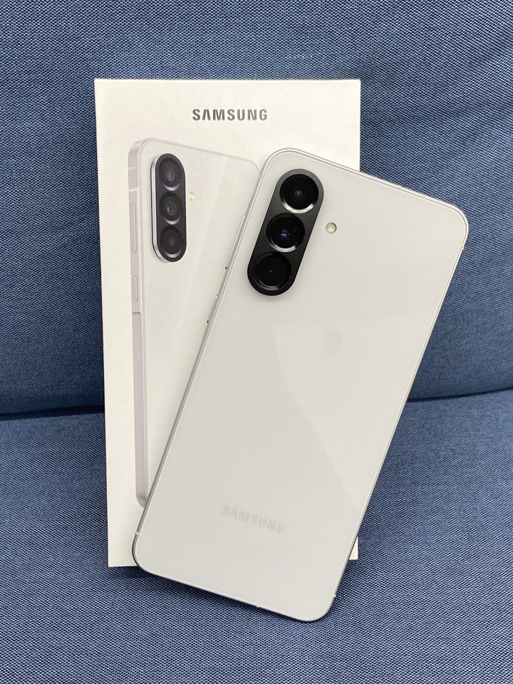Samsung A56 8G+256G 5G手機 銀色 三星大容量手機