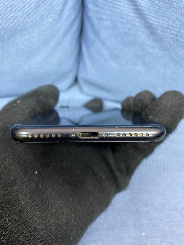 Apple IPhone SE3 64G SE 3 二手蘋果5G手機 黑藍色LV6V3