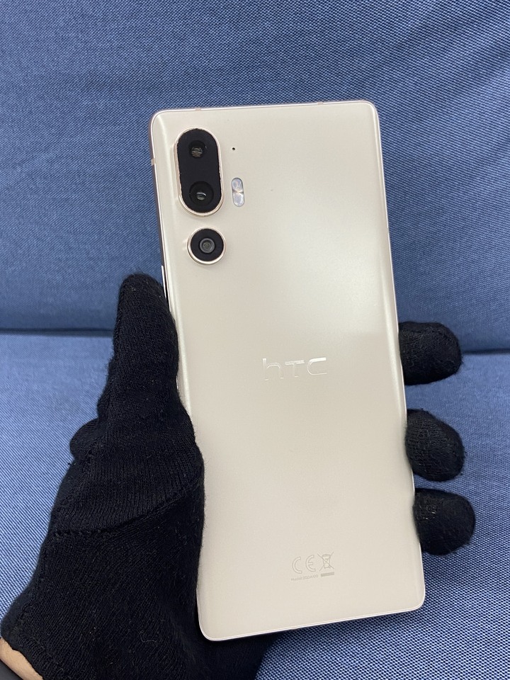 剛買保固長 HTC U24 Pro 12G/256G 二手5G宏達電手機 大螢幕米色手機