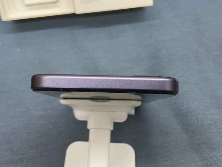 剛買保固長OPPO A6x 6G+128G 5G手機 紫色 盒裝充電器