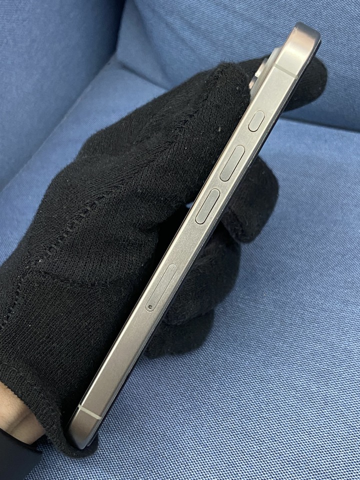 Apple IPhone 15 Pro 128G 二手蘋果手機IPhone15 Pro 鈦色