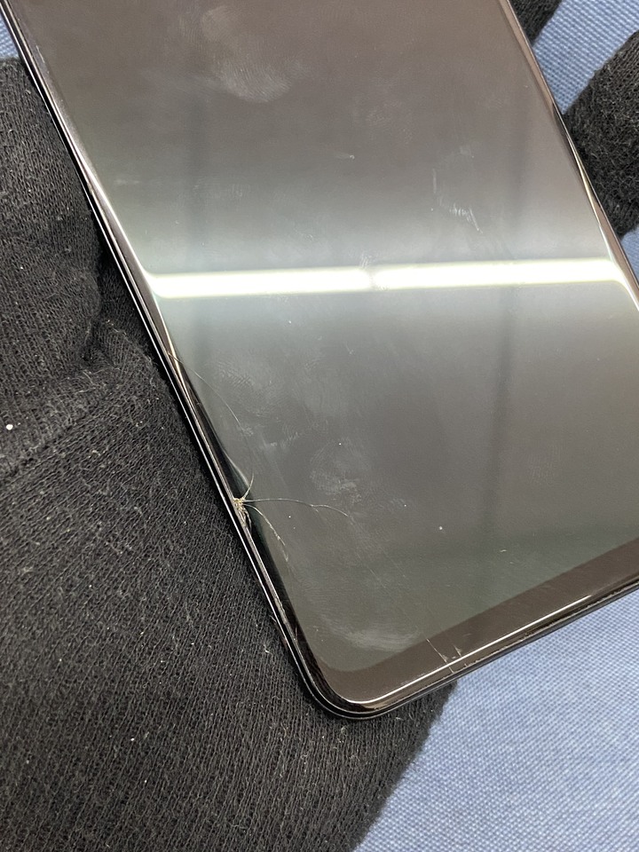 (螢幕有裂痕)Samsung A50 128G 黑色 二手三星大螢幕手機