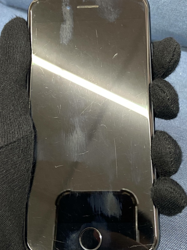 螢幕明顯刮傷Apple IPhone SE3 64G SE 3 二手蘋果5G手機 348270