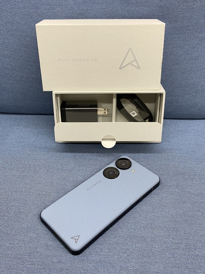 ASUS Zenfone 10 8G+256G 二手華碩5G旗艦手機 藍色 Zenfone10