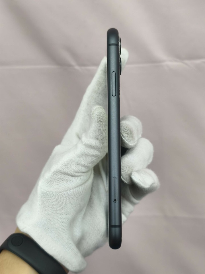 背蓋裂痕螢幕黑線 Apple IPhone 11 128G 蘋果手機 二手手機 黑色 iPhone11
