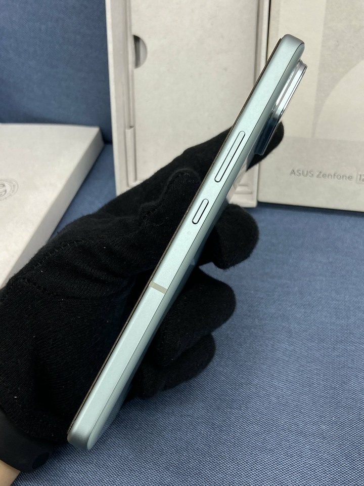 保固內 ASUS Zenfone 12 ultra 16G+512G 二手華碩5G旗艦手機 綠色 Zenfone12