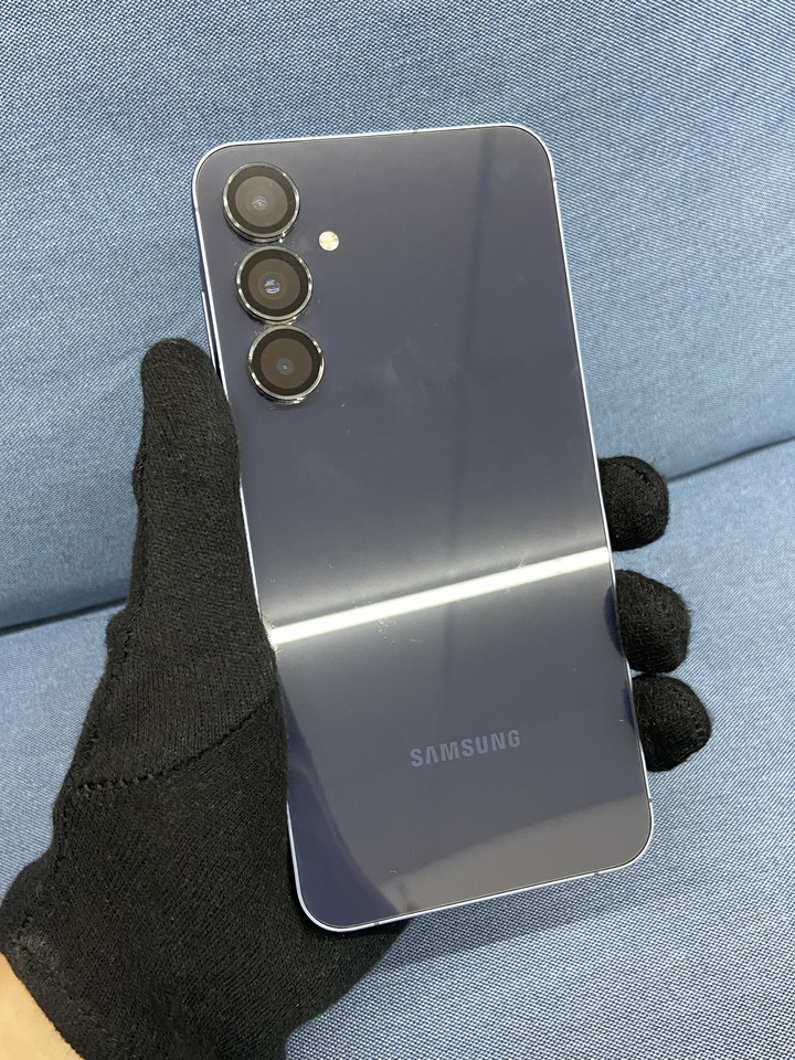 邊框明顯磕碰 SAMSUNG A55 8+128G 5G 二手三星拍照手機 深藍色