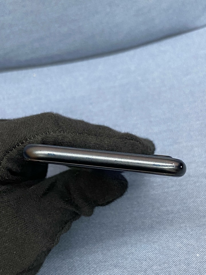 Apple IPhone SE3 64G SE 3 二手蘋果5G手機 354181 黑色