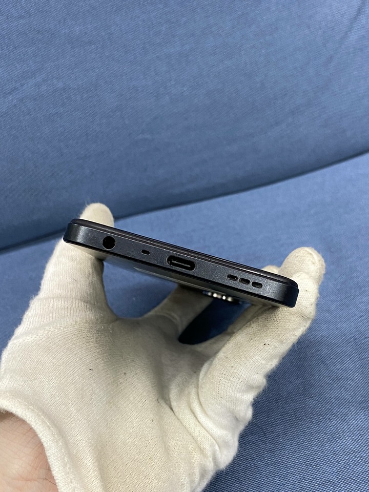 (背蓋大破裂) Apple IPhone 12 128G 二手蘋果手機 5G手機 IPhone12 黑藍色