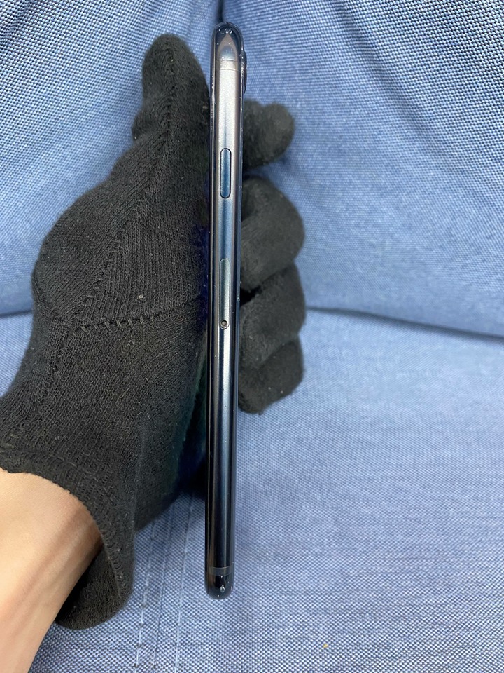 (背蓋裂痕) Apple IPhone SE3 64G SE 3 二手蘋果5G手機 黑藍色D50H9