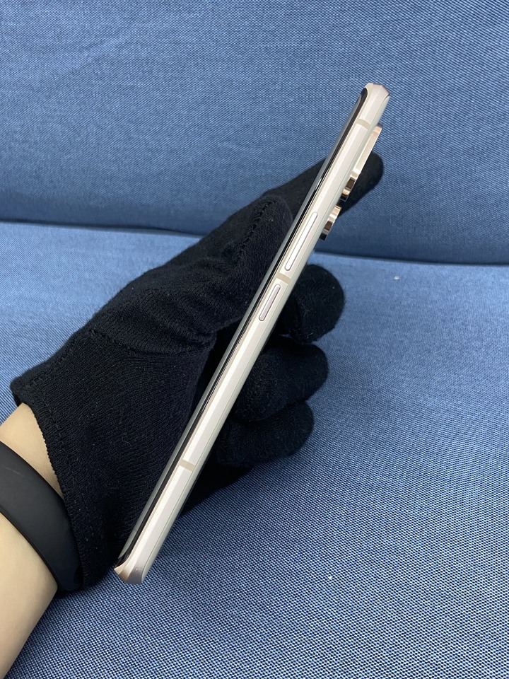 剛買保固長 HTC U24 Pro 12G/256G 二手5G宏達電手機 大螢幕米色手機