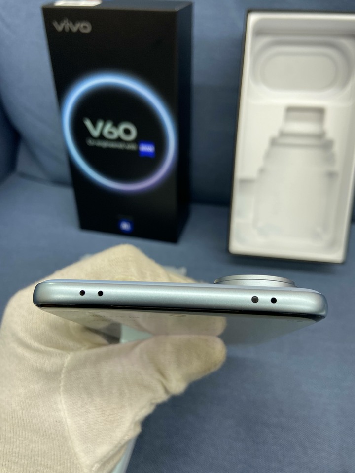 剛買保固長 5G Vivo V60 12G/512G 5G攝影手機 水藍色 台灣公司貨