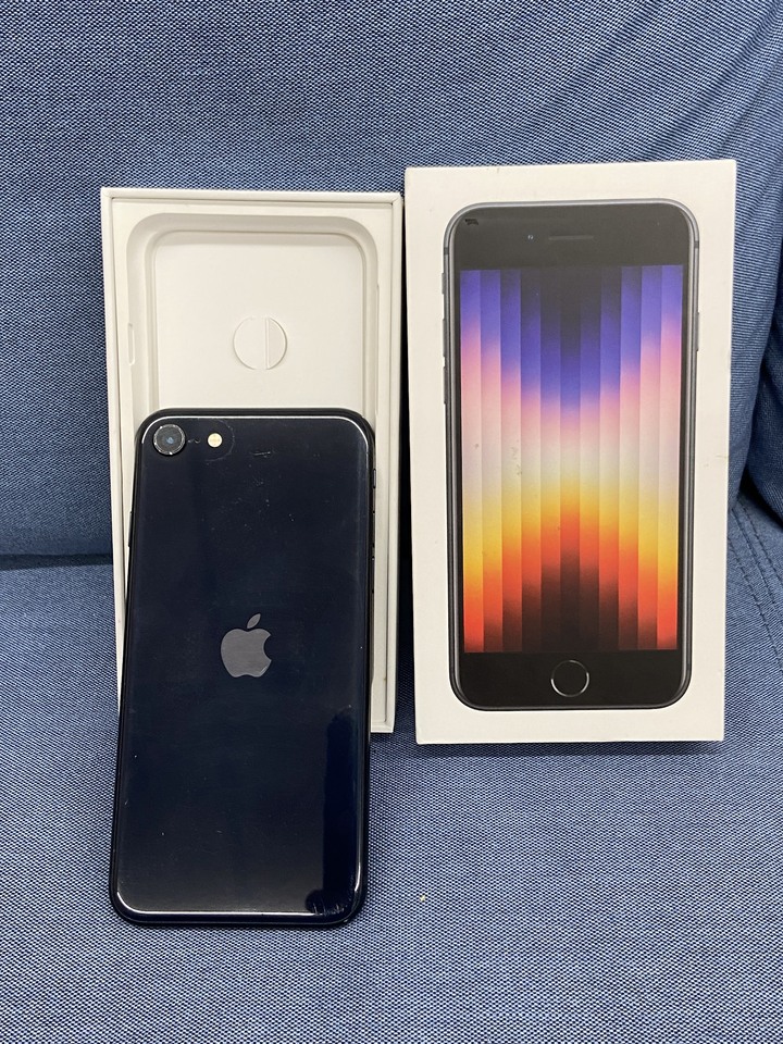 Apple IPhone SE 3 64G 黑藍色 4.7吋蘋果手機 SE3 5G手機 59157