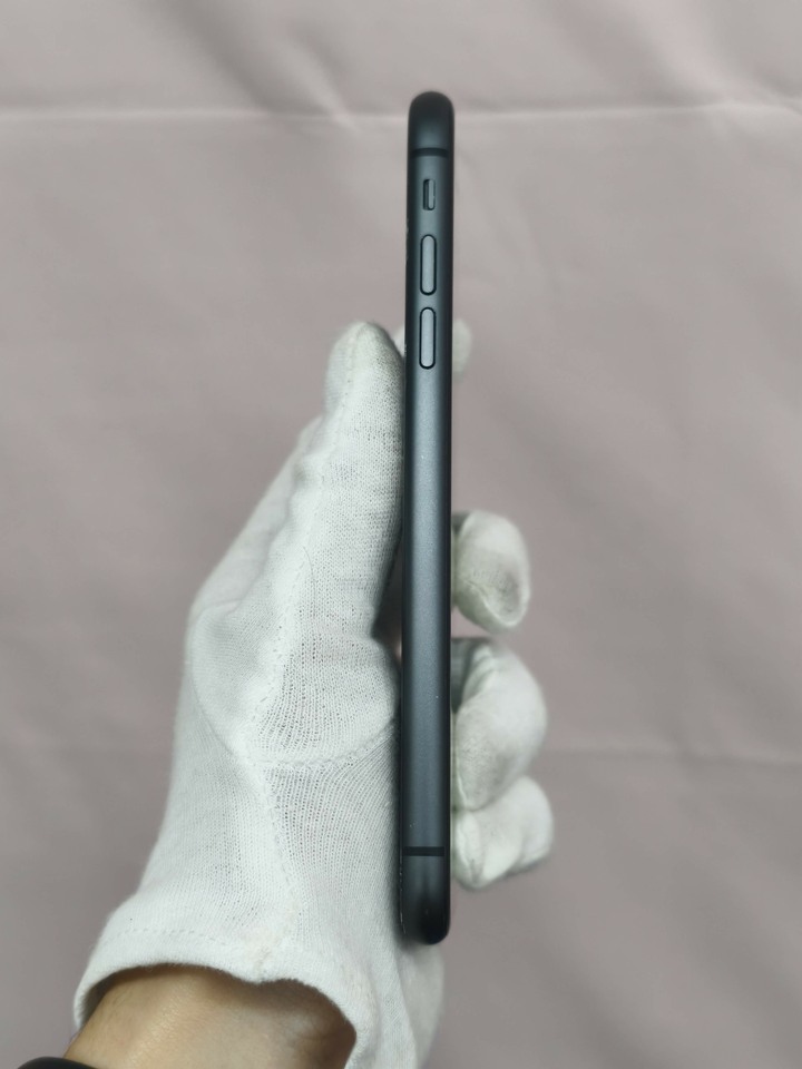 背蓋裂痕螢幕黑線 Apple IPhone 11 128G 蘋果手機 二手手機 黑色 iPhone11