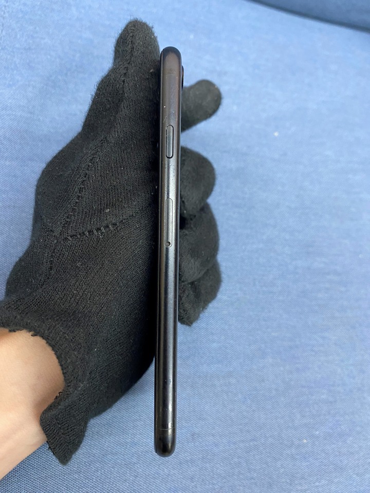 Apple IPhone SE3 64G SE 3 二手蘋果5G手機 黑色FFMH4