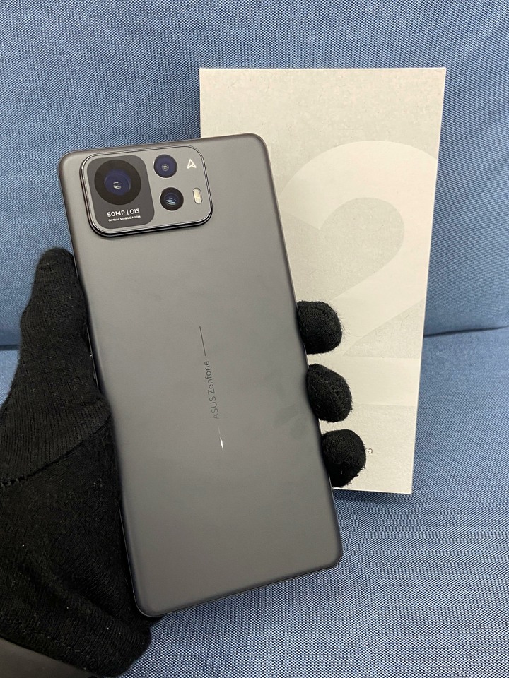 螢幕有烙印ASUS Zenfone 12 ultra 12G+256G 二手華碩5G旗艦手機 黑Zenfone12
