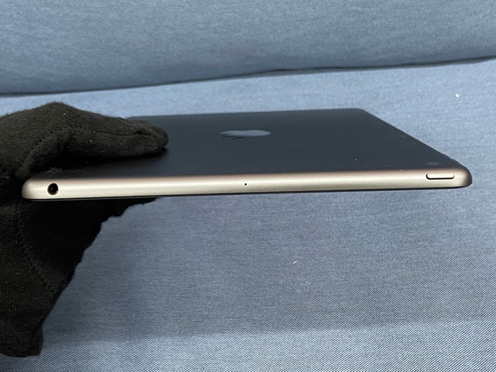Apple iPad 7 32G 2019 10.2吋 IPad7 二手蘋果平板 黑灰色 WIFI版