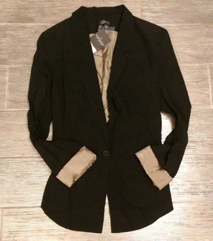 只要4990元．頂極好貨．絕對全新正品 TOPSHOP 黑色+金色男友風西裝外套．