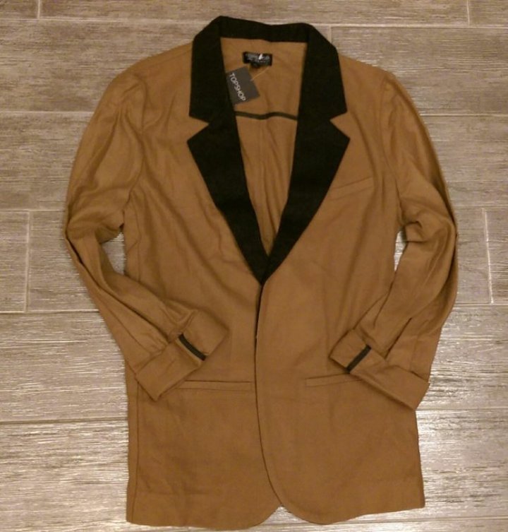 只要4990元．頂極好貨．絕對全新正品 TOPSHOP 駝色+深灰色毛料男友風西裝外套．