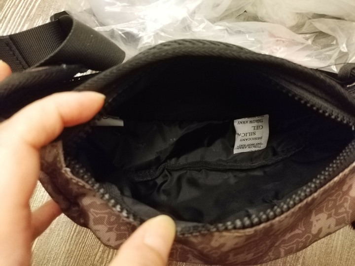 全新專櫃正品 Kappa 咖啡logo腰包 胸包